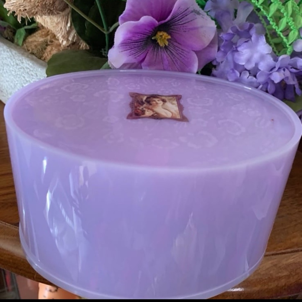 Women’s Avon Victorian Luxuries Dusting Powder w/Box, Plastic Lavender Powder